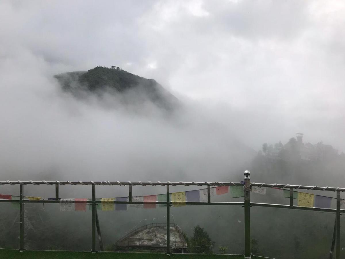 Icebergs Mussoorie - A Boutique Stay And 24 Hrs Roof Top Cafe Exterior foto