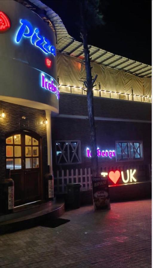 Icebergs Mussoorie - A Boutique Stay And 24 Hrs Roof Top Cafe Exterior foto