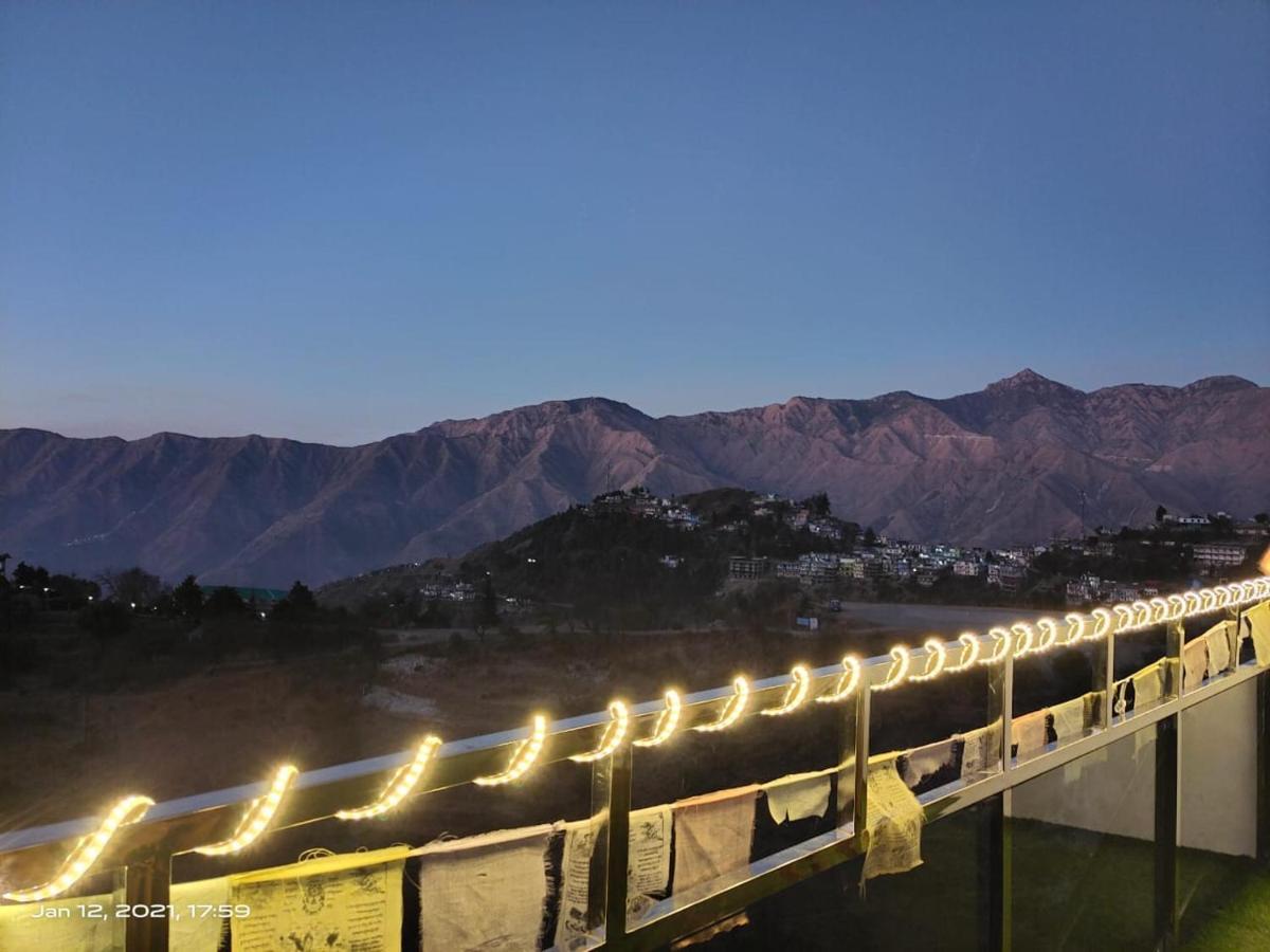 Icebergs Mussoorie - A Boutique Stay And 24 Hrs Roof Top Cafe Exterior foto