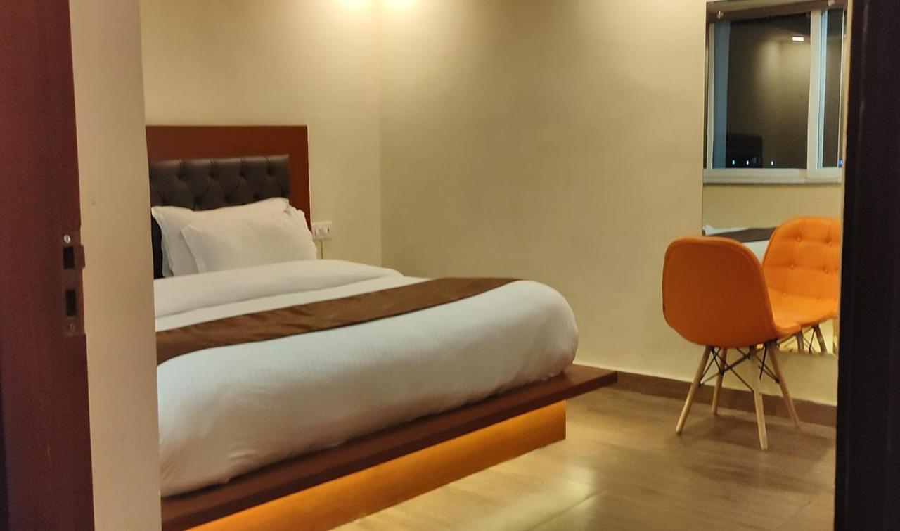 Icebergs Mussoorie - A Boutique Stay And 24 Hrs Roof Top Cafe Exterior foto