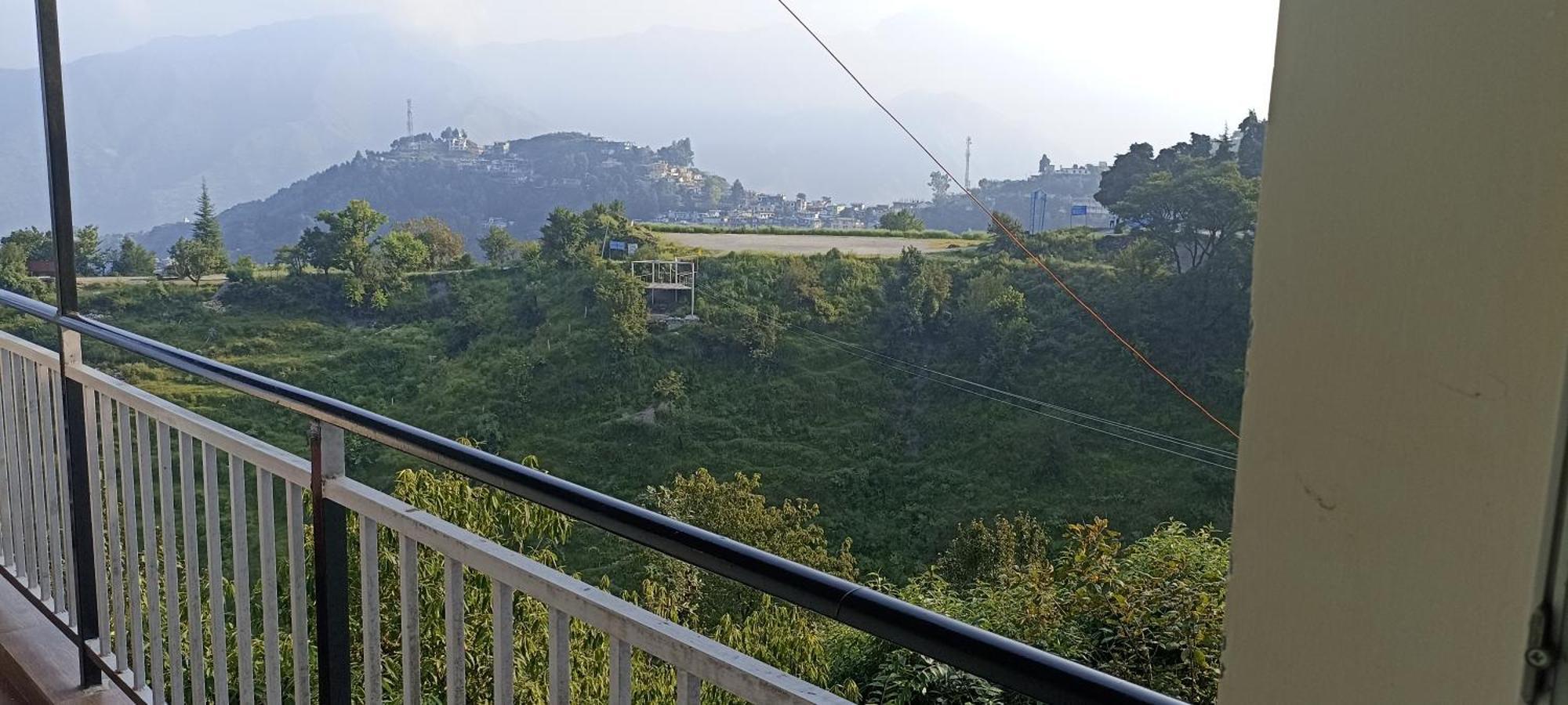 Icebergs Mussoorie - A Boutique Stay And 24 Hrs Roof Top Cafe Exterior foto