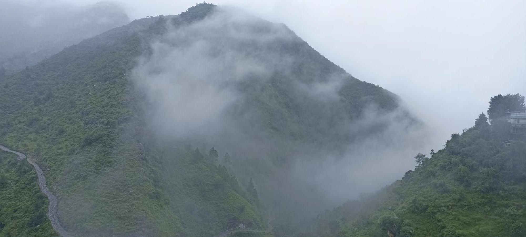 Icebergs Mussoorie - A Boutique Stay And 24 Hrs Roof Top Cafe Exterior foto