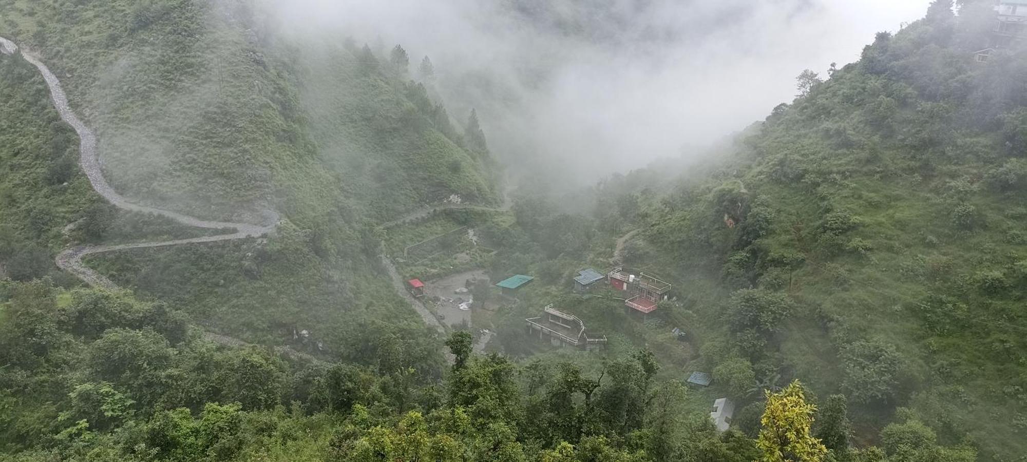 Icebergs Mussoorie - A Boutique Stay And 24 Hrs Roof Top Cafe Exterior foto